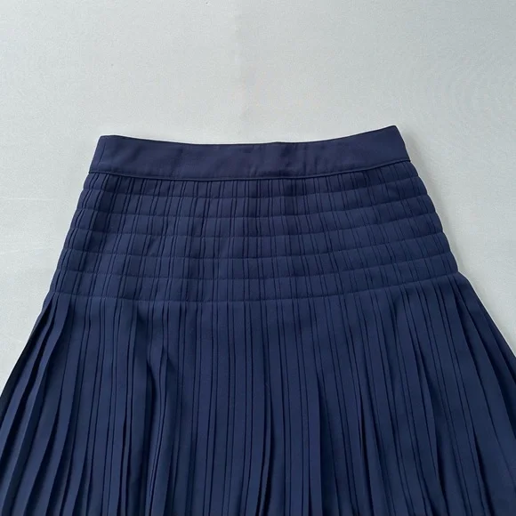 5 for $40 J.crew Pleated Skirt Women Size 10 Navy - Picture 2 of 7